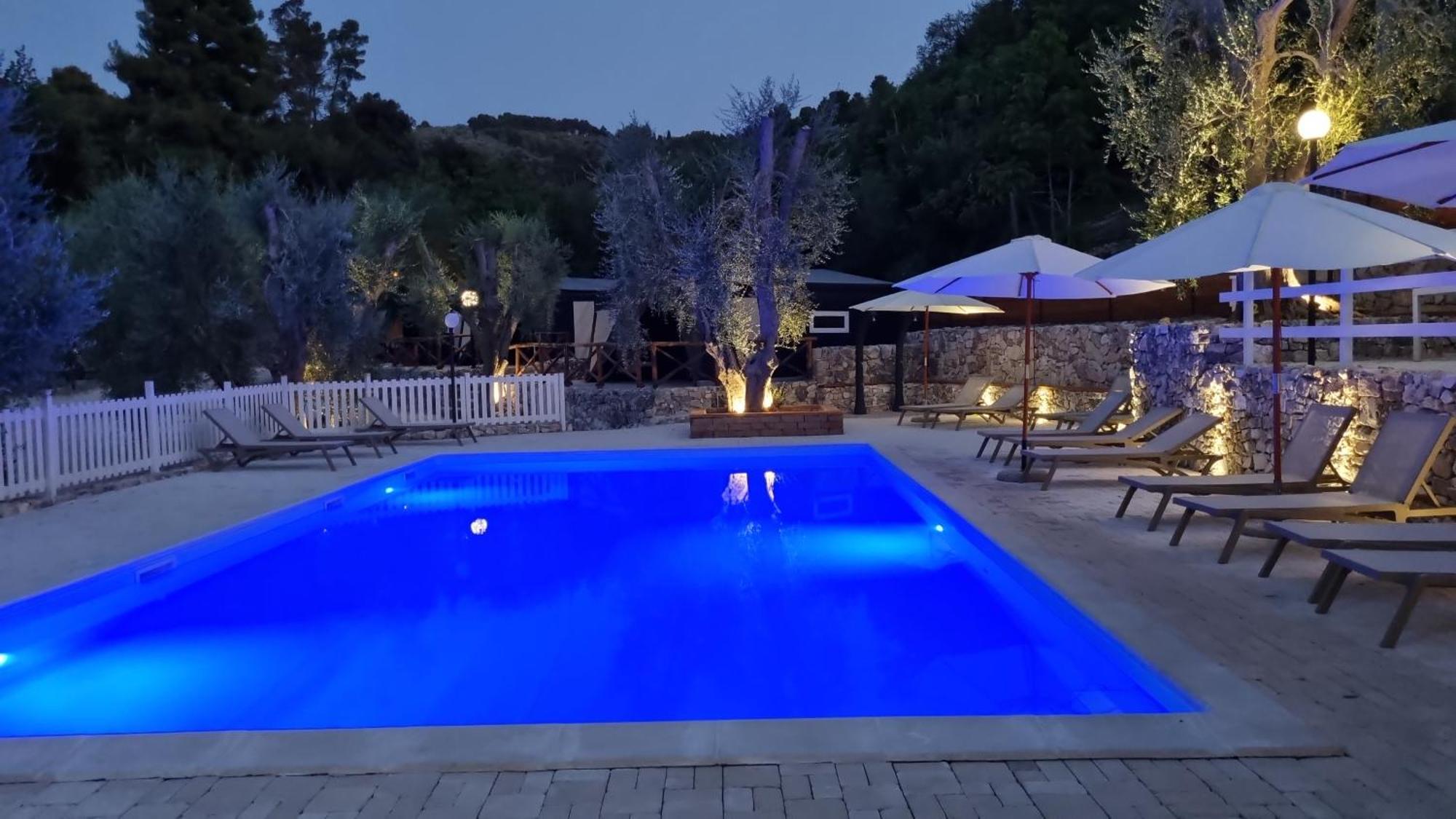 Village Valle D'Oro Aparthotel サン・メナイオ エクステリア 写真