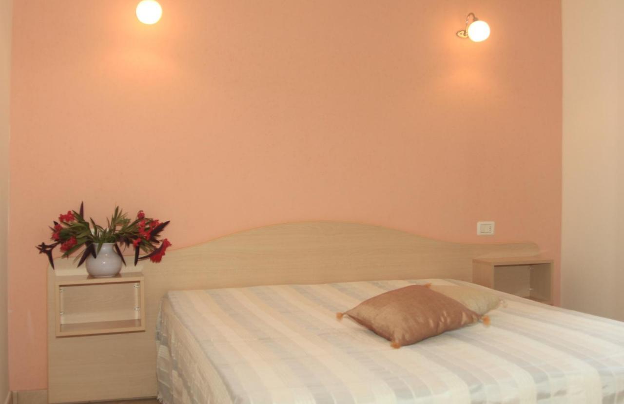 Village Valle D'Oro Aparthotel サン・メナイオ エクステリア 写真