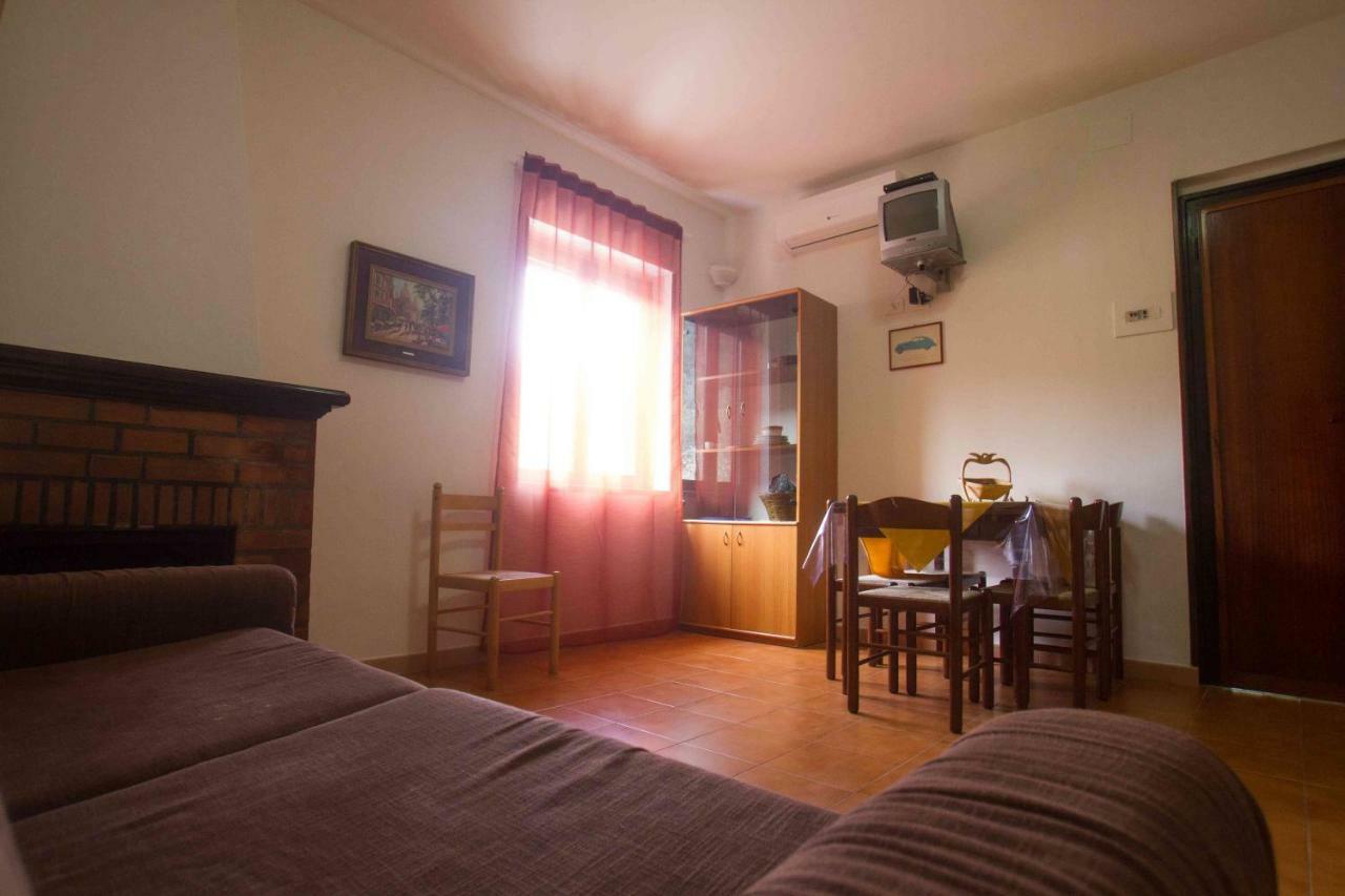 Village Valle D'Oro Aparthotel サン・メナイオ エクステリア 写真